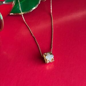 Elegant Gold Necklace